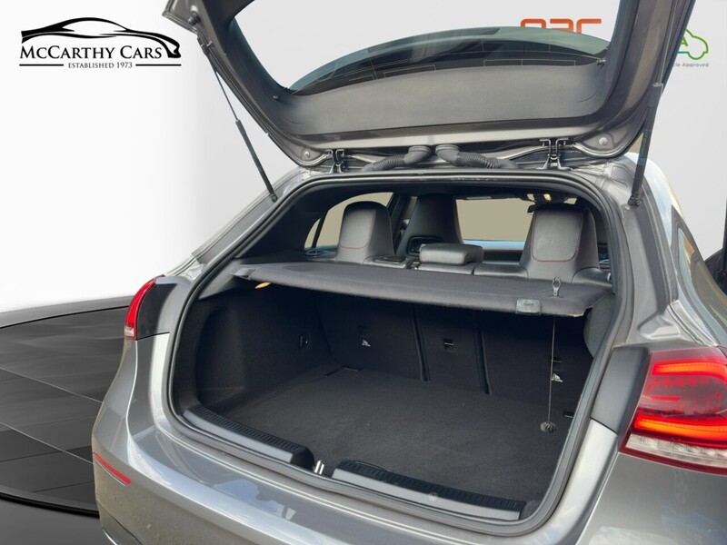 Mercedes-Benz A180 1.3 AMG LINE HATCHBACK 5DR PETROL 7G-DCT AUTO HEATED SEATS SATNAV BLUETOOTH DAB RADIO REAR CAMERA PARKING AIDS ONLY 52000 MILES SH NO ULEZ CHARGE 72-74 Mitcham Road