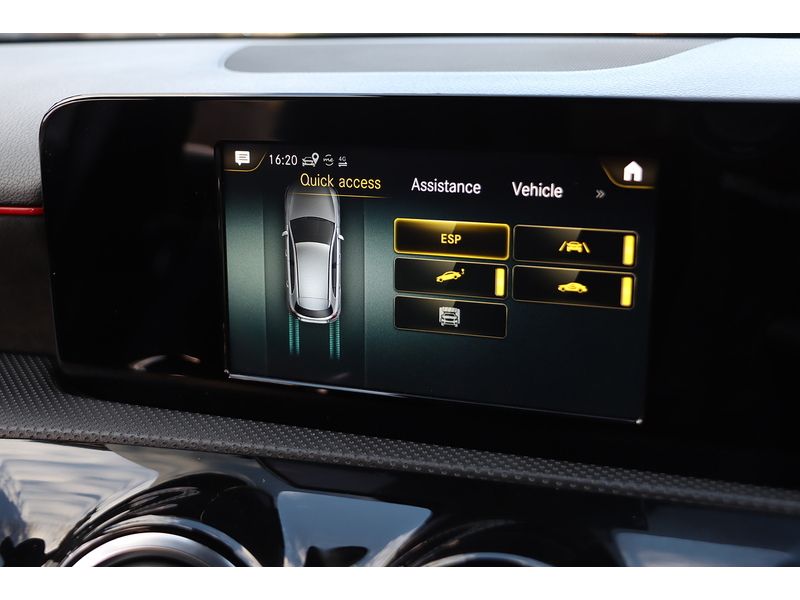 Mercedes-Benz A180 1.3 AMG LINE HATCHBACK 5DR PETROL 7G-DCT AUTO HEATED SEATS SATNAV BLUETOOTH DAB RADIO REAR CAMERA PARKING AIDS ONLY 52000 MILES SH NO ULEZ CHARGE 72-74 Mitcham Road