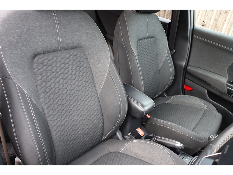 Ford 1.0T ECOBOOST MHEV TITANIUM SUV 5DR PETROL MANUAL HEATED SEATS SATNAV BLUETOOTH DAB STEREO PARKING AIDS JUST 1 OWNER FROM NEW ONLY 35000 MILES SH 72-74 Mitcham Road