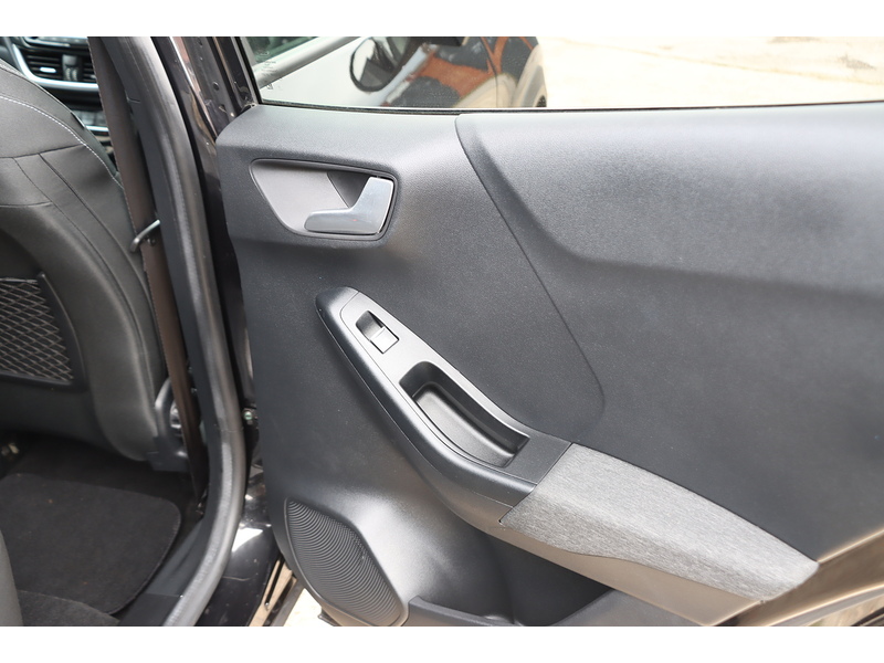 Ford 1.0T ECOBOOST MHEV TITANIUM SUV 5DR PETROL MANUAL HEATED SEATS SATNAV BLUETOOTH DAB STEREO PARKING AIDS JUST 1 OWNER FROM NEW ONLY 35000 MILES SH 72-74 Mitcham Road