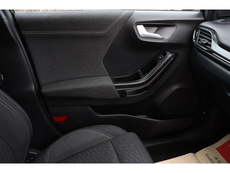 Ford 1.0T ECOBOOST MHEV TITANIUM SUV 5DR PETROL MANUAL HEATED SEATS SATNAV BLUETOOTH DAB STEREO PARKING AIDS JUST 1 OWNER FROM NEW ONLY 35000 MILES SH 72-74 Mitcham Road