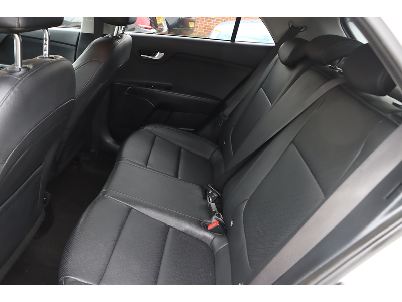 Kia 1.0 T-GDi MHEV 3 Hatchback 5dr Petrol Hybrid Manual Euro 6 (s/s) (118 bhp) 72-74 Mitcham Road