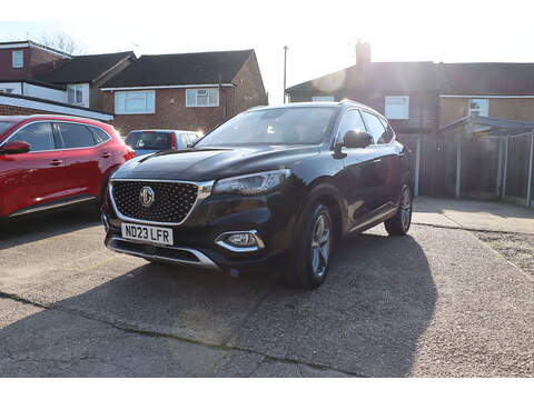 MG 1.5 T-GDI 16.6KWH EXCITE SUV 5DR PETROL PLUG-IN HYBRID AUTO SATNAV BLUETOOTH DAB STEREO APPLE CARPLAY REAR CAMERA PARKING AIDS 1 OWNER 29000 MILES FSH