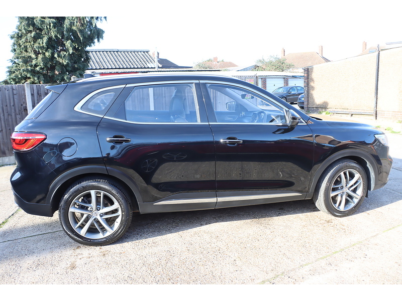 MG 1.5 T-GDI 16.6KWH EXCITE SUV 5DR PETROL PLUG-IN HYBRID AUTO SATNAV BLUETOOTH DAB STEREO APPLE CARPLAY REAR CAMERA PARKING AIDS 1 OWNER 29000 MILES FSH 72-74 Mitcham Road
