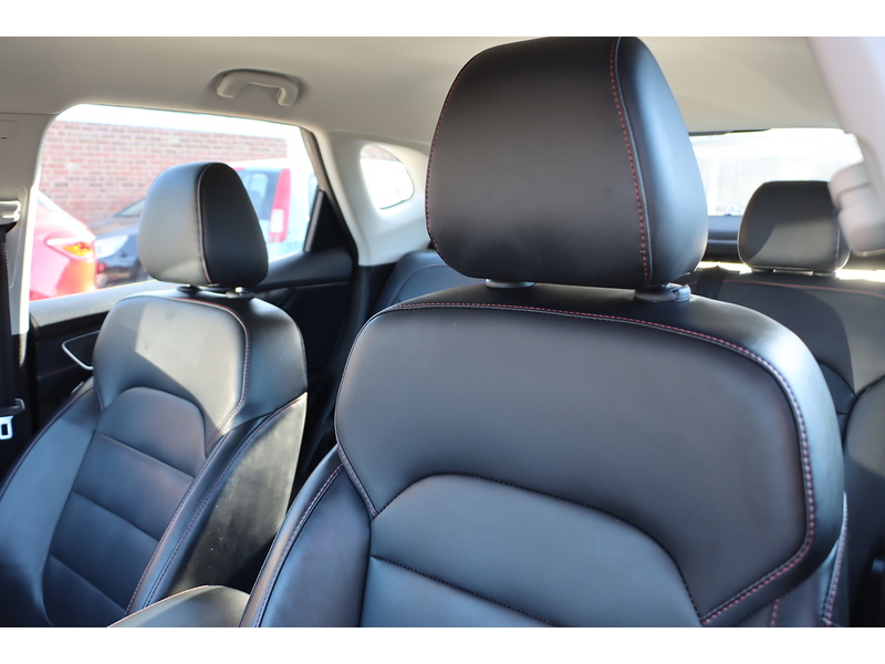 MG 1.5 T-GDI 16.6KWH EXCITE SUV 5DR PETROL PLUG-IN HYBRID AUTO SATNAV BLUETOOTH DAB STEREO APPLE CARPLAY REAR CAMERA PARKING AIDS 1 OWNER 29000 MILES FSH 72-74 Mitcham Road