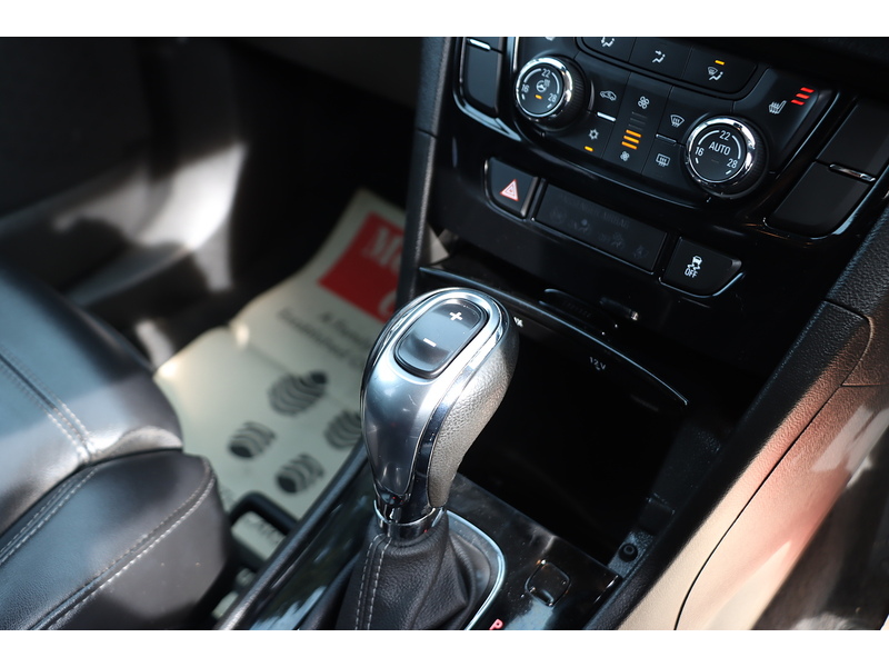 Vauxhall 1.4I TURBO ELITE NAV SUV 5DR PETROL AUTO LEATHER HEATED SEATS SATNAV BLUETOOTH DAB RADIO APPLE CARPLAY PARKING AIDS ONLY 53000 MILES SH NO ULEZ CHARGE 72-74 Mitcham Road