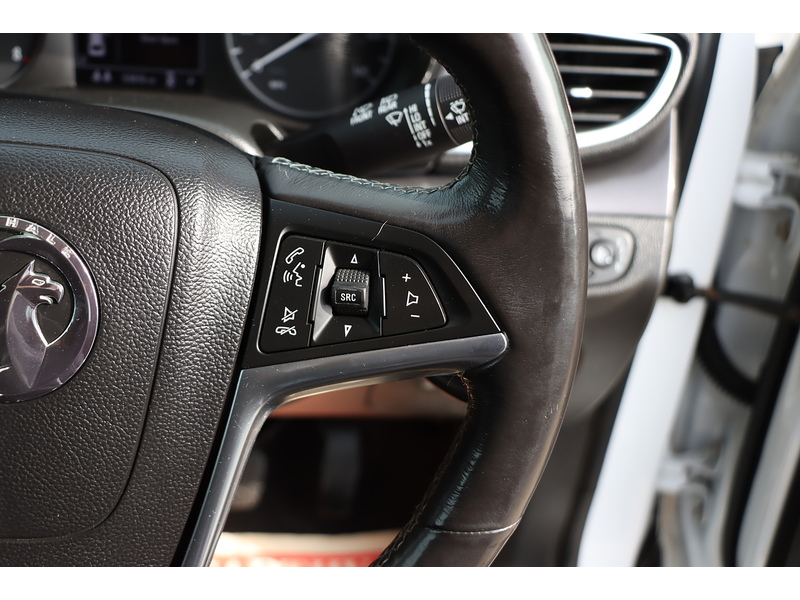 Vauxhall 1.4I TURBO ELITE NAV SUV 5DR PETROL AUTO LEATHER HEATED SEATS SATNAV BLUETOOTH DAB RADIO APPLE CARPLAY PARKING AIDS ONLY 53000 MILES SH NO ULEZ CHARGE 72-74 Mitcham Road