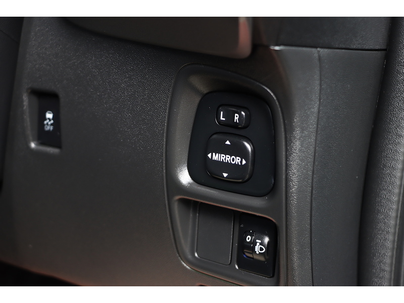 Toyota 1.0 VVT-I X-PLORE HATCHBACK 5DR PETROL MANUAL SAT NAV BLUETOOTH DAB STEREO REAR CAMERA SAME OWNER FOR 3 YEARS ONLY 29000 MILES SH NO ULEZ CHARGE 72-74 Mitcham Road