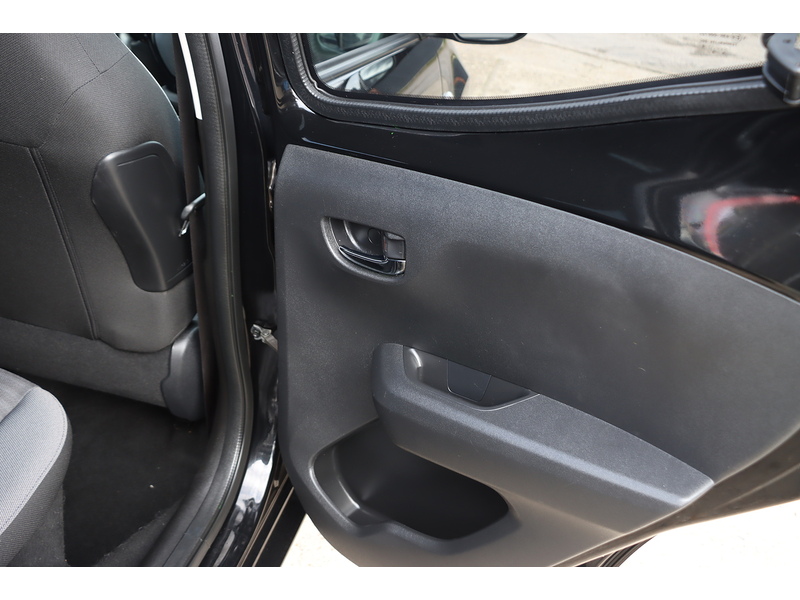 Toyota 1.0 VVT-I X-PLORE HATCHBACK 5DR PETROL MANUAL SAT NAV BLUETOOTH DAB STEREO REAR CAMERA SAME OWNER FOR 3 YEARS ONLY 29000 MILES SH NO ULEZ CHARGE 72-74 Mitcham Road