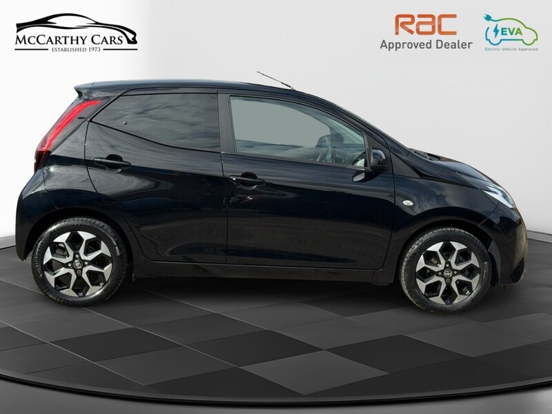 Toyota 1.0 VVT-I X-PLORE HATCHBACK 5DR PETROL MANUAL SAT NAV BLUETOOTH DAB STEREO REAR CAMERA SAME OWNER FOR 3 YEARS ONLY 29000 MILES SH NO ULEZ CHARGE 72-74 Mitcham Road