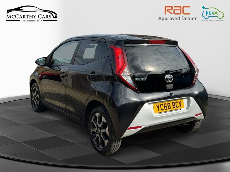 Toyota 1.0 VVT-I X-PLORE HATCHBACK 5DR PETROL MANUAL SAT NAV BLUETOOTH DAB STEREO REAR CAMERA SAME OWNER FOR 3 YEARS ONLY 29000 MILES SH NO ULEZ CHARGE 72-74 Mitcham Road