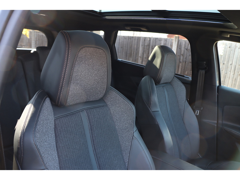 Peugeot 1.2 PURETECH GT LINE PREMIUM SUV 5DR PETROL EAT AUTO 7 SEATER SUNROOF HEATED SEATS SAT NAV BLUETOOTH DAB STEREO APPLE CARPLAY REAR CAM 33000 MILES FSH 72-74 Mitcham Road