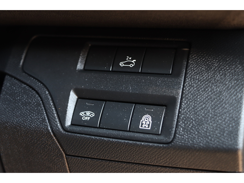 Peugeot 1.2 PURETECH GT LINE PREMIUM SUV 5DR PETROL EAT AUTO 7 SEATER SUNROOF HEATED SEATS SAT NAV BLUETOOTH DAB STEREO APPLE CARPLAY REAR CAM 33000 MILES FSH 72-74 Mitcham Road