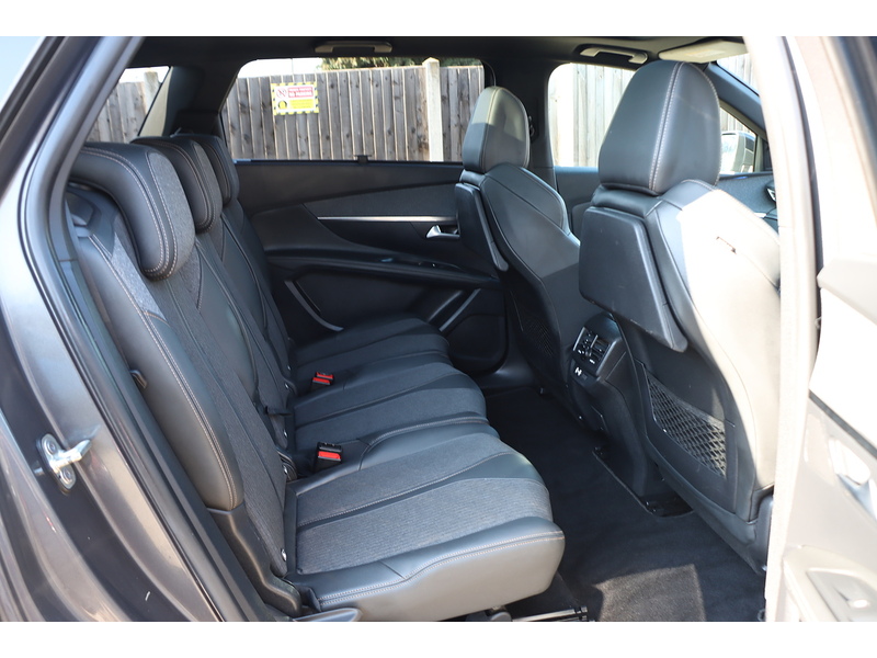 Peugeot 1.2 PURETECH GT LINE PREMIUM SUV 5DR PETROL EAT AUTO 7 SEATER SUNROOF HEATED SEATS SAT NAV BLUETOOTH DAB STEREO APPLE CARPLAY REAR CAM 33000 MILES FSH 72-74 Mitcham Road