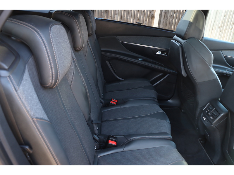 Peugeot 1.2 PURETECH GT LINE PREMIUM SUV 5DR PETROL EAT AUTO 7 SEATER SUNROOF HEATED SEATS SAT NAV BLUETOOTH DAB STEREO APPLE CARPLAY REAR CAM 33000 MILES FSH 72-74 Mitcham Road