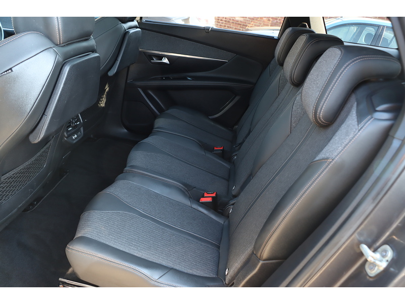 Peugeot 1.2 PURETECH GT LINE PREMIUM SUV 5DR PETROL EAT AUTO 7 SEATER SUNROOF HEATED SEATS SAT NAV BLUETOOTH DAB STEREO APPLE CARPLAY REAR CAM 33000 MILES FSH 72-74 Mitcham Road