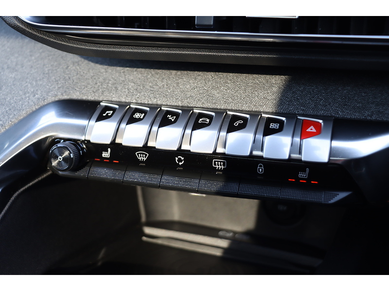 Peugeot 1.2 PURETECH GT LINE PREMIUM SUV 5DR PETROL EAT AUTO 7 SEATER SUNROOF HEATED SEATS SAT NAV BLUETOOTH DAB STEREO APPLE CARPLAY REAR CAM 33000 MILES FSH 72-74 Mitcham Road