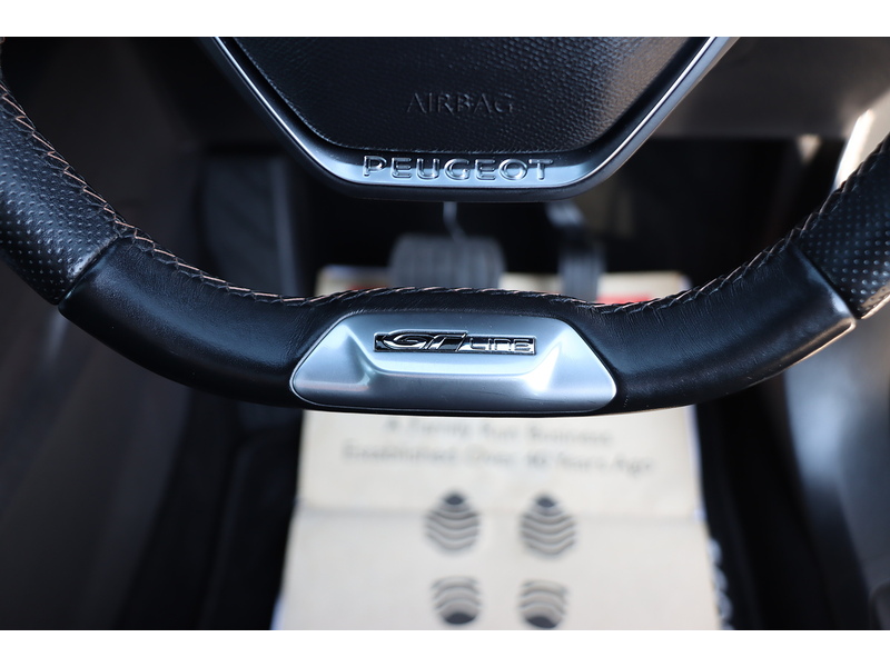 Peugeot 1.2 PURETECH GT LINE PREMIUM SUV 5DR PETROL EAT AUTO 7 SEATER SUNROOF HEATED SEATS SAT NAV BLUETOOTH DAB STEREO APPLE CARPLAY REAR CAM 33000 MILES FSH 72-74 Mitcham Road