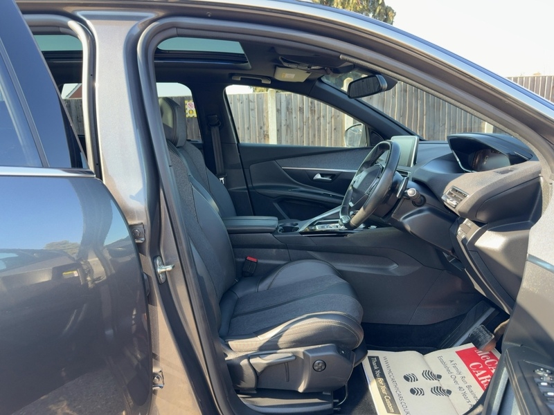 Peugeot 1.2 PURETECH GT LINE PREMIUM SUV 5DR PETROL EAT AUTO 7 SEATER SUNROOF HEATED SEATS SAT NAV BLUETOOTH DAB STEREO APPLE CARPLAY REAR CAM 33000 MILES FSH 72-74 Mitcham Road