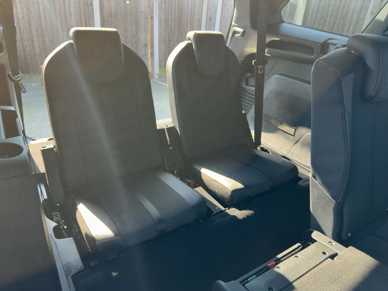 Peugeot 1.2 PURETECH GT LINE PREMIUM SUV 5DR PETROL EAT AUTO 7 SEATER SUNROOF HEATED SEATS SAT NAV BLUETOOTH DAB STEREO APPLE CARPLAY REAR CAM 33000 MILES FSH 72-74 Mitcham Road