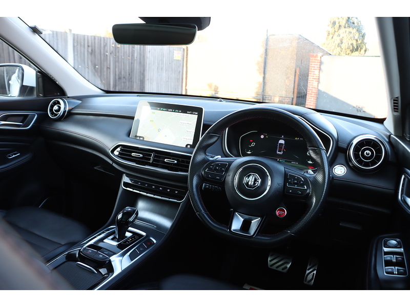 MG 1.5 T-GDI EXCLUSIVE SUV 5DR PETROL DCT AUTO SUNROOF HEATED SEATS SATNAV BLUETOOTH APPLE CARPLAY REAR CAMERA PARKING AIDS JUST 2 OWNERS 46000 MILES FSH 72-74 Mitcham Road