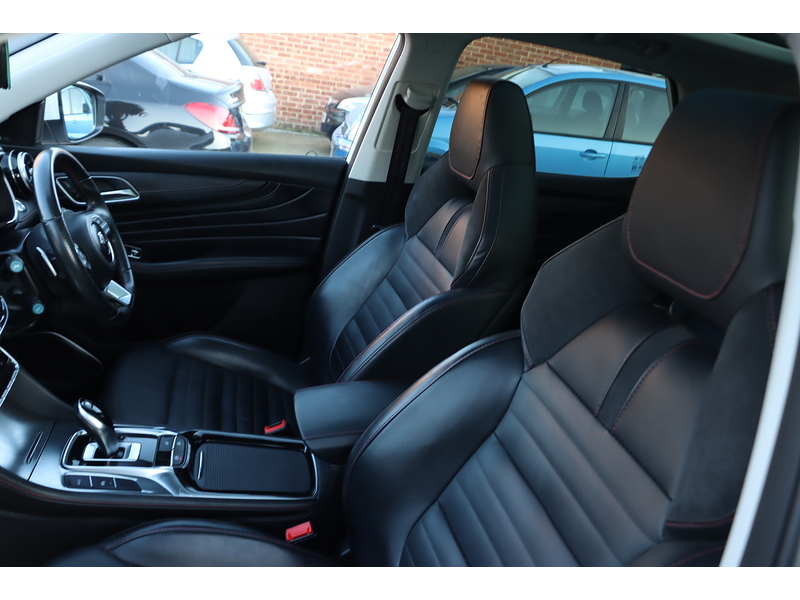 MG 1.5 T-GDI EXCLUSIVE SUV 5DR PETROL DCT AUTO SUNROOF HEATED SEATS SATNAV BLUETOOTH APPLE CARPLAY REAR CAMERA PARKING AIDS JUST 2 OWNERS 46000 MILES FSH 72-74 Mitcham Road