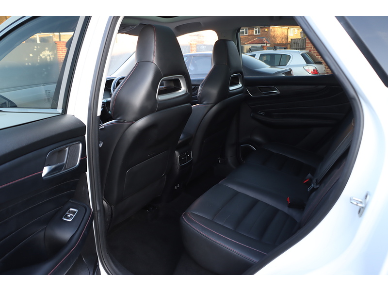 MG 1.5 T-GDI EXCLUSIVE SUV 5DR PETROL DCT AUTO SUNROOF HEATED SEATS SATNAV BLUETOOTH APPLE CARPLAY REAR CAMERA PARKING AIDS JUST 2 OWNERS 46000 MILES FSH 72-74 Mitcham Road