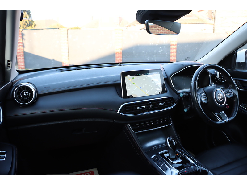 MG 1.5 T-GDI EXCLUSIVE SUV 5DR PETROL DCT AUTO SUNROOF HEATED SEATS SATNAV BLUETOOTH APPLE CARPLAY REAR CAMERA PARKING AIDS JUST 2 OWNERS 46000 MILES FSH 72-74 Mitcham Road