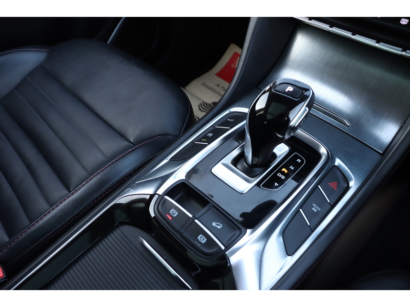 MG 1.5 T-GDI EXCLUSIVE SUV 5DR PETROL DCT AUTO SUNROOF HEATED SEATS SATNAV BLUETOOTH APPLE CARPLAY REAR CAMERA PARKING AIDS JUST 2 OWNERS 46000 MILES FSH 72-74 Mitcham Road