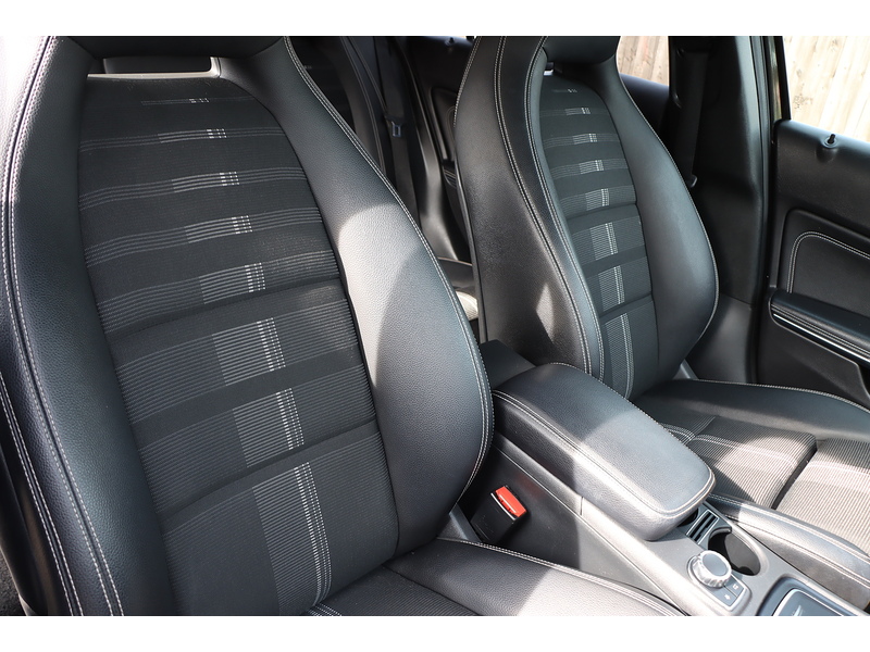 Mercedes-Benz A160 1.6 SPORT EDITION HATCHBACK 5DR PETROL 7G-DCT AUTO SATNAV BLUETOOTH DAB STEREO APPLE CARPLAY REAR CAMERA JUST 2 OWNERS 67000 MILES FSH 7 SERVICES 72-74 Mitcham Road