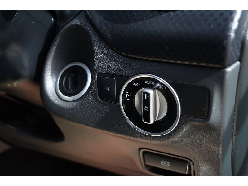 Mercedes-Benz A160 1.6 SPORT EDITION HATCHBACK 5DR PETROL 7G-DCT AUTO SATNAV BLUETOOTH DAB STEREO APPLE CARPLAY REAR CAMERA JUST 2 OWNERS 67000 MILES FSH 7 SERVICES 72-74 Mitcham Road