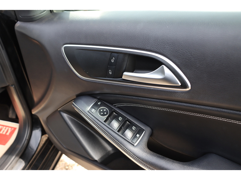 Mercedes-Benz A160 1.6 SPORT EDITION HATCHBACK 5DR PETROL 7G-DCT AUTO SATNAV BLUETOOTH DAB STEREO APPLE CARPLAY REAR CAMERA JUST 2 OWNERS 67000 MILES FSH 7 SERVICES 72-74 Mitcham Road