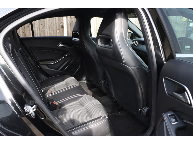 Mercedes-Benz A160 1.6 SPORT EDITION HATCHBACK 5DR PETROL 7G-DCT AUTO SATNAV BLUETOOTH DAB STEREO APPLE CARPLAY REAR CAMERA JUST 2 OWNERS 67000 MILES FSH 7 SERVICES 72-74 Mitcham Road