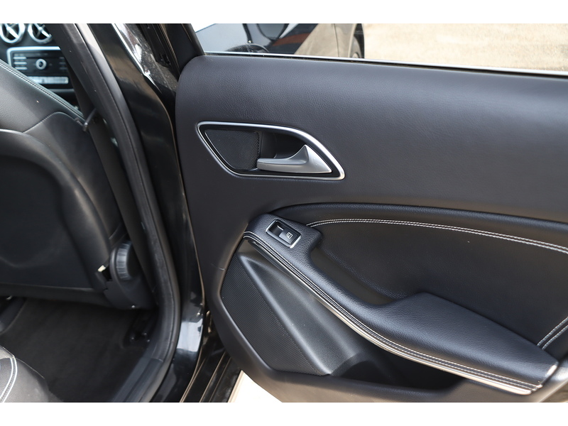 Mercedes-Benz A160 1.6 SPORT EDITION HATCHBACK 5DR PETROL 7G-DCT AUTO SATNAV BLUETOOTH DAB STEREO APPLE CARPLAY REAR CAMERA JUST 2 OWNERS 67000 MILES FSH 7 SERVICES 72-74 Mitcham Road