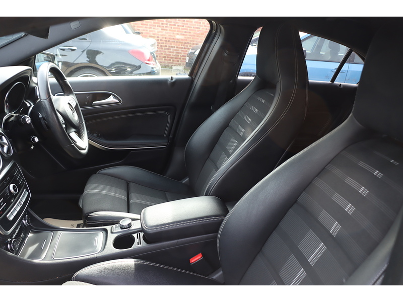 Mercedes-Benz A160 1.6 SPORT EDITION HATCHBACK 5DR PETROL 7G-DCT AUTO SATNAV BLUETOOTH DAB STEREO APPLE CARPLAY REAR CAMERA JUST 2 OWNERS 67000 MILES FSH 7 SERVICES 72-74 Mitcham Road