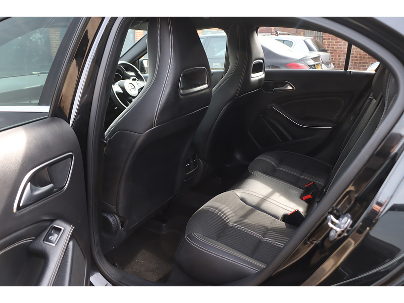 Mercedes-Benz A160 1.6 SPORT EDITION HATCHBACK 5DR PETROL 7G-DCT AUTO SATNAV BLUETOOTH DAB STEREO APPLE CARPLAY REAR CAMERA JUST 2 OWNERS 67000 MILES FSH 7 SERVICES 72-74 Mitcham Road