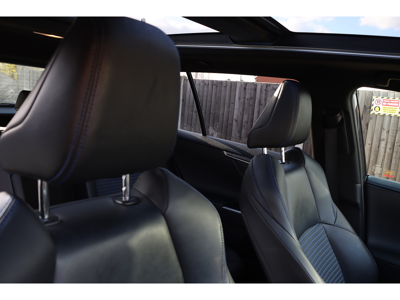 Toyota 2.5 VVT-H DYNAMIC SUV 5DR PETROL HYBRID CVT AUTO SUNROOF HEATED SEATS SAT NAV BLUETOOTH REAR CAMERA PARKING AIDS 2 OWNERS 61000 MILES FSH 6 SERVICES 72-74 Mitcham Road