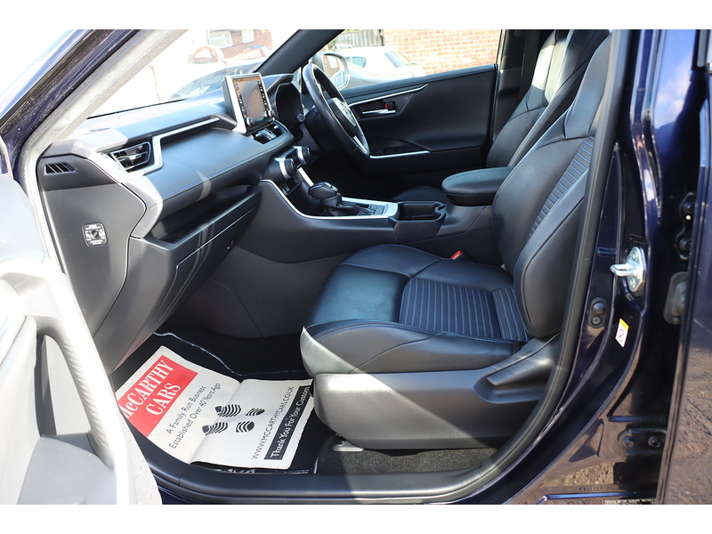 Toyota 2.5 VVT-H DYNAMIC SUV 5DR PETROL HYBRID CVT AUTO SUNROOF HEATED SEATS SAT NAV BLUETOOTH REAR CAMERA PARKING AIDS 2 OWNERS 61000 MILES FSH 6 SERVICES 72-74 Mitcham Road