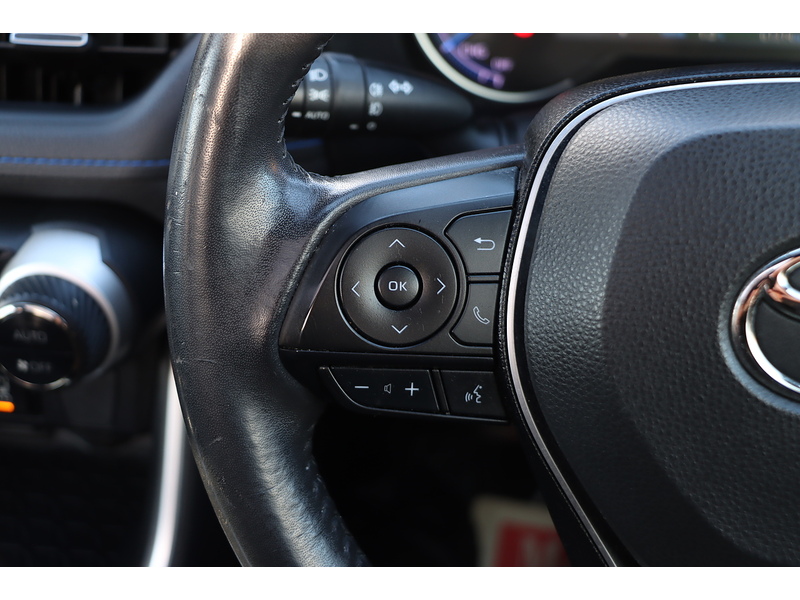 Toyota 2.5 VVT-H DYNAMIC SUV 5DR PETROL HYBRID CVT AUTO SUNROOF HEATED SEATS SAT NAV BLUETOOTH REAR CAMERA PARKING AIDS 2 OWNERS 61000 MILES FSH 6 SERVICES 72-74 Mitcham Road