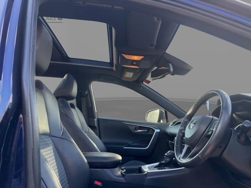 Toyota 2.5 VVT-H DYNAMIC SUV 5DR PETROL HYBRID CVT AUTO SUNROOF HEATED SEATS SAT NAV BLUETOOTH REAR CAMERA PARKING AIDS 2 OWNERS 61000 MILES FSH 6 SERVICES 72-74 Mitcham Road