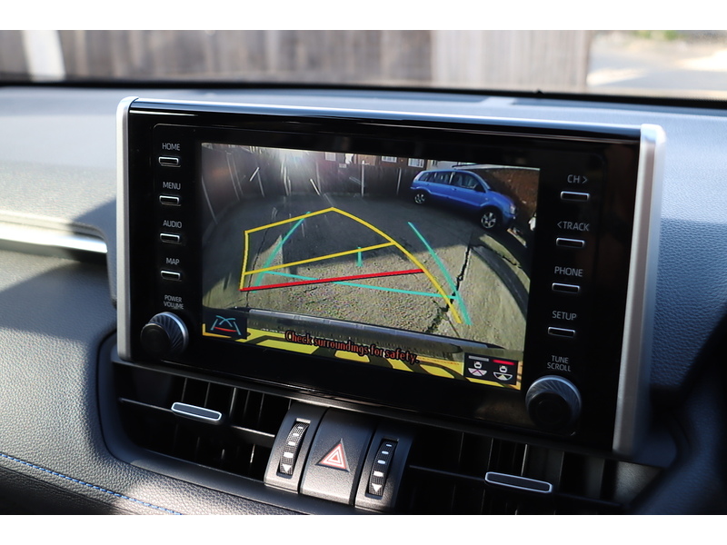 Toyota 2.5 VVT-H DYNAMIC SUV 5DR PETROL HYBRID CVT AUTO SUNROOF HEATED SEATS SAT NAV BLUETOOTH REAR CAMERA PARKING AIDS 2 OWNERS 61000 MILES FSH 6 SERVICES 72-74 Mitcham Road