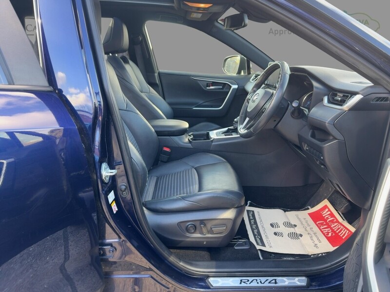 Toyota 2.5 VVT-H DYNAMIC SUV 5DR PETROL HYBRID CVT AUTO SUNROOF HEATED SEATS SAT NAV BLUETOOTH REAR CAMERA PARKING AIDS 2 OWNERS 61000 MILES FSH 6 SERVICES 72-74 Mitcham Road