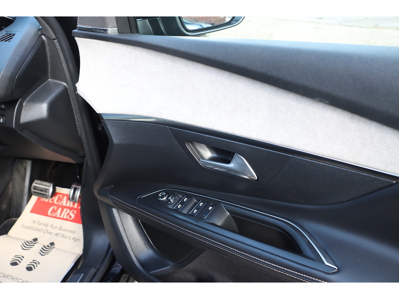 Peugeot 1.2 PURETECH GT SUV 5DR PETROL EAT AUTO 7 SEATER SUNROOF SAT NAV BLUETOOTH DAB STEREO APPLE CARPLAY REAR CAMERA WITH PARKING AIDS ONLY 41000 MILES FSH 72-74 Mitcham Road