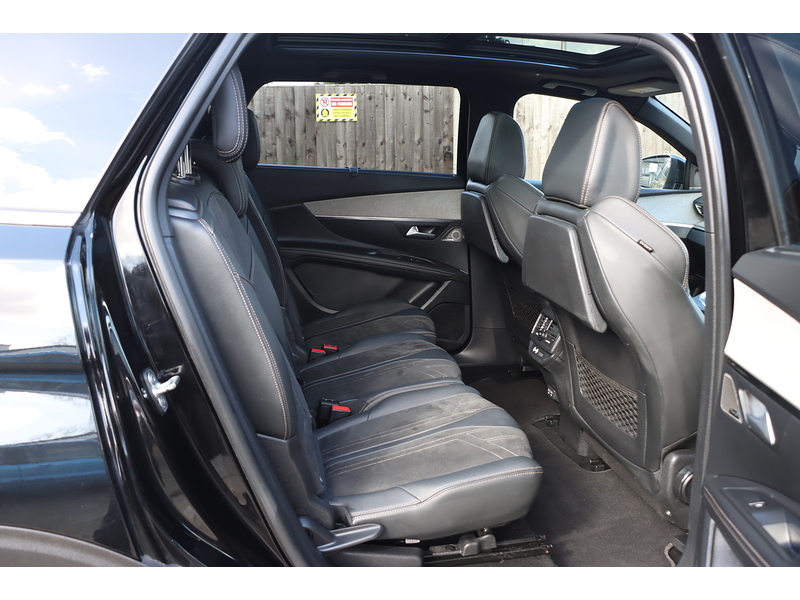 Peugeot 1.2 PURETECH GT SUV 5DR PETROL EAT AUTO 7 SEATER SUNROOF SAT NAV BLUETOOTH DAB STEREO APPLE CARPLAY REAR CAMERA WITH PARKING AIDS ONLY 41000 MILES FSH 72-74 Mitcham Road