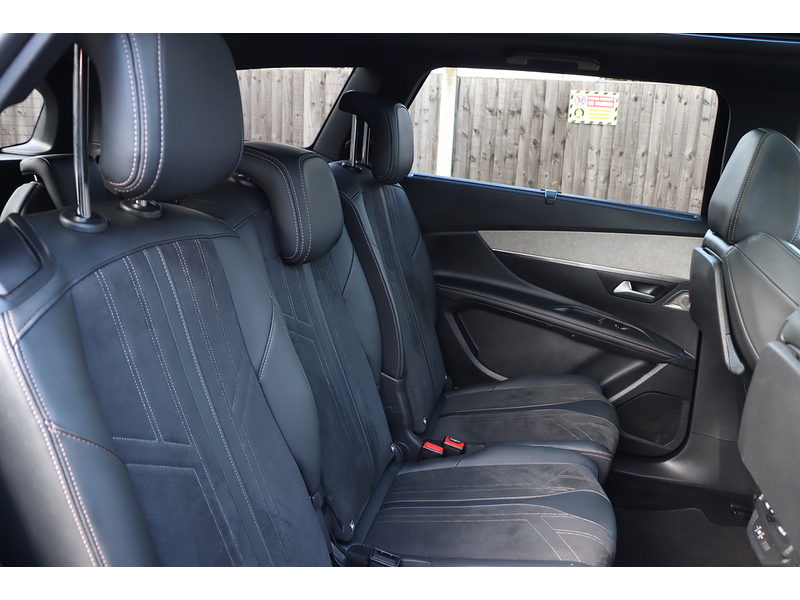 Peugeot 1.2 PURETECH GT SUV 5DR PETROL EAT AUTO 7 SEATER SUNROOF SAT NAV BLUETOOTH DAB STEREO APPLE CARPLAY REAR CAMERA WITH PARKING AIDS ONLY 41000 MILES FSH 72-74 Mitcham Road