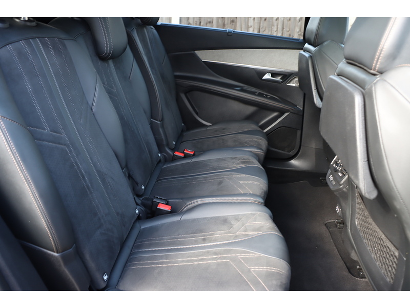 Peugeot 1.2 PURETECH GT SUV 5DR PETROL EAT AUTO 7 SEATER SUNROOF SAT NAV BLUETOOTH DAB STEREO APPLE CARPLAY REAR CAMERA WITH PARKING AIDS ONLY 41000 MILES FSH 72-74 Mitcham Road