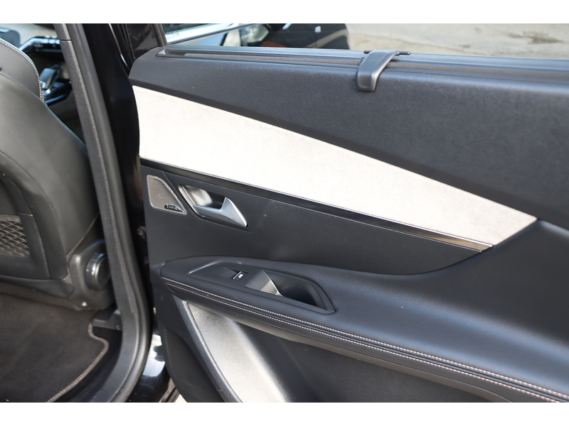 Peugeot 1.2 PURETECH GT SUV 5DR PETROL EAT AUTO 7 SEATER SUNROOF SAT NAV BLUETOOTH DAB STEREO APPLE CARPLAY REAR CAMERA WITH PARKING AIDS ONLY 41000 MILES FSH 72-74 Mitcham Road