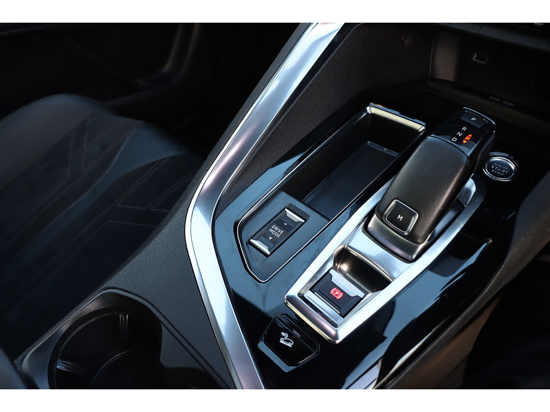 Peugeot 1.2 PURETECH GT SUV 5DR PETROL EAT AUTO 7 SEATER SUNROOF SAT NAV BLUETOOTH DAB STEREO APPLE CARPLAY REAR CAMERA WITH PARKING AIDS ONLY 41000 MILES FSH 72-74 Mitcham Road