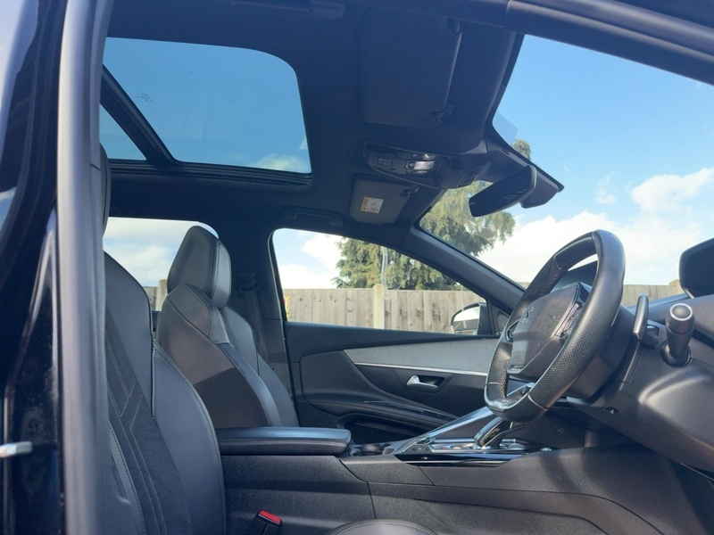 Peugeot 1.2 PURETECH GT SUV 5DR PETROL EAT AUTO 7 SEATER SUNROOF SAT NAV BLUETOOTH DAB STEREO APPLE CARPLAY REAR CAMERA WITH PARKING AIDS ONLY 41000 MILES FSH 72-74 Mitcham Road