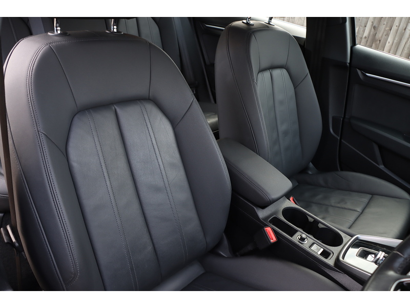 Audi 1.4 TFSIE 40 SPORT SPORTBACK 5DR PETROL PLUG-IN HYBRID S TRONIC AUTO SAT NAV BLUETOOTH APPLE CARPLAY REAR CAMERA PARKING AIDS 2 OWNERS 63000 MILES FSH 72-74 Mitcham Road